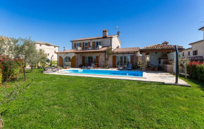 Cozy Home In Barat With House A Panoramic View